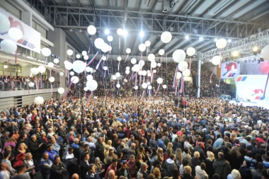 TRIJUMF SNS NA IZBORIMA U VALJEVU: Naprednjaci do nogu potukli opoziciju