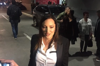 (VIDEO) Dovela i babu i dedu: Prija sa celom porodicom na koncertu Lepe Brene!