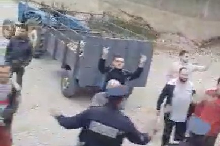 (VIDEO) Ovako su Šiptari napali Srbe i kamenovali autobus!