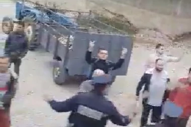 Vozač kamenovanog autobusa: Albanci su hteli da nas pobiju!