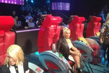 Sede jedna pored druge i ne govore, a ovo je žestoka svađa Nataše Bekvalac i Goce Tržan!