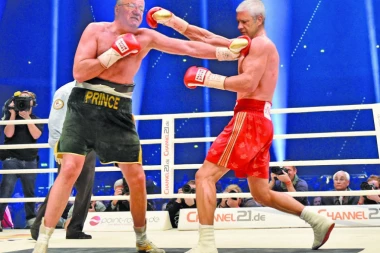 Šešelj bi nokautirao Tadića u prvoj rundi!