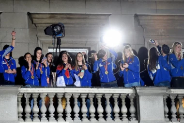 SRBIJA SE POKLONILA SVETSKIM ŠAMPIONKAMA!