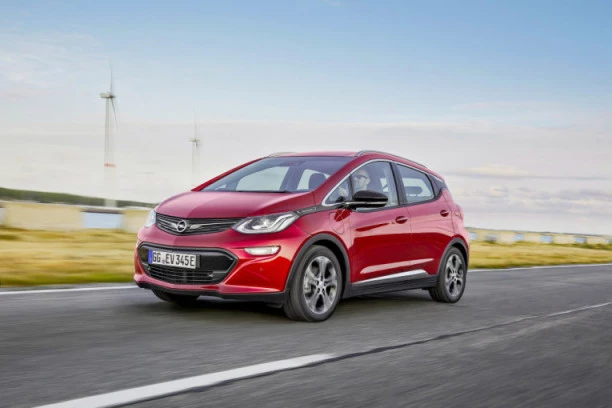 Ko će ipak morati da plati zamenu tablica i saobraćajne dozvole?