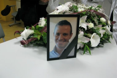 SAHRANA UŽIČANINA KOJI SE UTOPIO U BAZENU: Porodica i prijatelji neutešni, tvrde da spasioci nisu bili na mestu