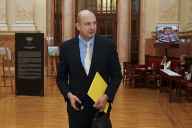 LAKETIĆ O NATO BOMBARDOVANJU: Osiromašeni uranijum je samo vrh ledenog brega!