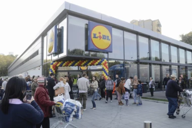 (FOTO) Suze same kreću! Humani gest Lidla rastopio i najhladnija srca!