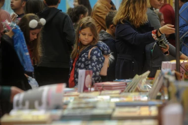 MALCI OPKOLILI SAJAM