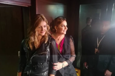 Ana Bekuta započela koncert, Mrka pred novinarima otkrio šta rade pred njen spektakl!
