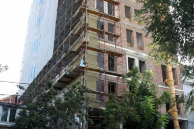 Divlji hotel na Dorćolu pred otvaranje: KO ŠTITI BAHATOG INVESTITORA?