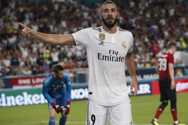 Benzema uništio Espanjol, loše vesti za Jovića