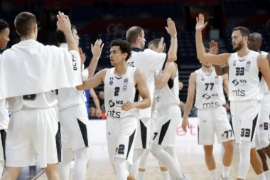 POJAČANJE PRED PUT U PODGORICU: Dvojac u avionu crno-belih!