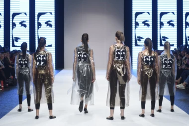 BORE JOJ SE ZA ŽIVOT! Poznata manekenka se zaletela i skočila kroz prozor: Pronađena polugola sa polomljenim nogama i potresom mozga!