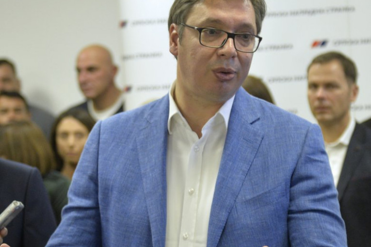 Vučić reagovao povodom skandalozne naslovnice koja poziva na linč novinara