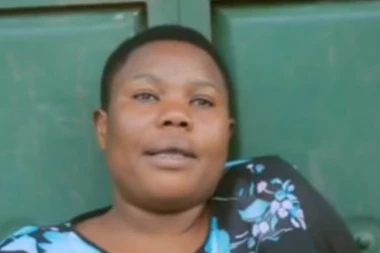 (VIDEO) NAJPLODNIJA ŽENA AFRIKE IMA 44 DECE! Prvi put se porodila u 13. godini, a stalno je dobijala blizance ili trojke