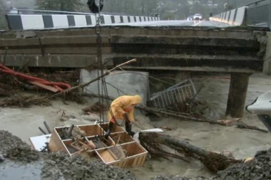 NA JUGU RUSIJE VANREDNO STANJE: Zbog obilnih kiša uništeni putevi mostovi, broje se mrtvi