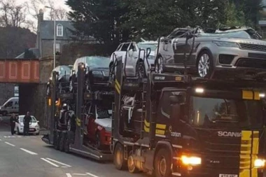 UŽAS KOD OSTRUŽNICE: Jedan osoba poginula, jedna teško povređena