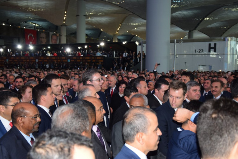 (FOTO) Vučić prisustvovao otvaranju novog aerodroma u Istanbulu