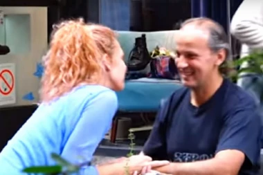 Razmenjivali nežnosti: Minina majka i Karađorđe uhvaćeni u javnosti!