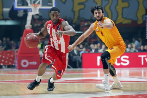 U Galatasaraju PRŠTI: Turci DOVELI TRI VELIKA POJAČANJA!