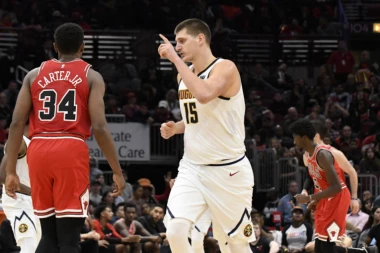 TROBOJKE I LUDNICA U ČIKAGU: Jokić opet blistao, komentator progovorio SRPSKI