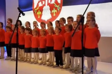 (VIDEO) Pogledajte najlepše izvođenje srpske himne!