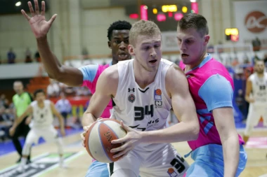 KK PARTIZAN KAŽNJEN!