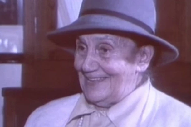 BRUKA I SRAMOTA: Desanka Maksimović izbačena iz školskog programa