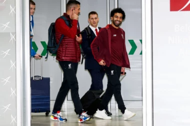 (VIDEO) STIGAO STRAŠNI LIVERPUL! Doček u Beogradu pokazuje veličinu engleskog kluba!