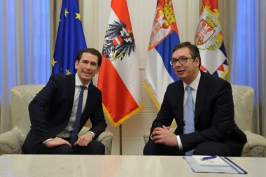 Vučić čestitao Kurcu stupanje na dužnost kancelara