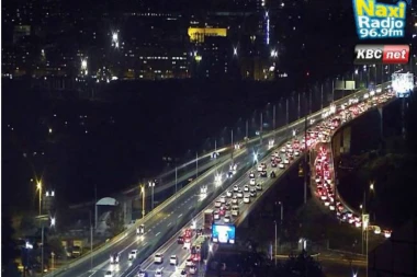 Potpuni kolaps u Beogradu: Ogromne kolone na mostovima, Slaviji, auto-putu...