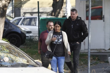 DARKO LAZIĆ JOŠ U OPERACIONOJ SALI: Danas mu operišu nogu, roditelji ispred bolnice čekaju prve informacije