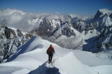 DRAMA NA KRIMU: Lavine zavejale 300 ljudi kod vrha Ai-Petri!