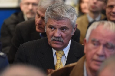 Hitno operisan bivši ministar