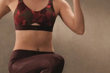 (VIDEO) Ovo je idealan trening za vežbanje kod kuće!