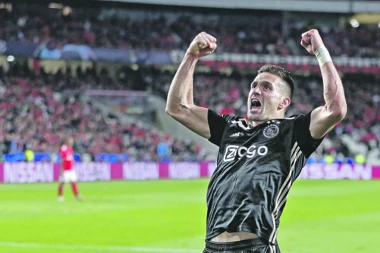 Tadić je  Ajaksov  umetnik!