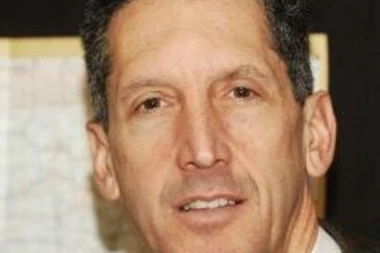 Pomahnitali Albanci palili su sve redom, Srbi su bežali u crkvu: Šokantno svedočenje američkog profesora o užasima na Kosovu