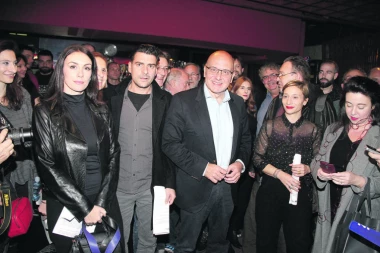 PROTEST UPOZORENJA U NARODNOM Ministar čuo štrajkače!