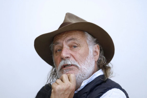 ŠERBEDŽIJA ZAPLAKAO U PROGRAMU UŽIVO: Sinoć sam išao Zagrebom i video tu decu kako pevaju Đoletove pesme