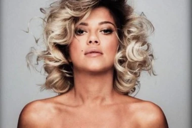 (VIDEO) ŠOK: Kija Kockar usred nastupa brutalno prozvala Slobu i Lunu!