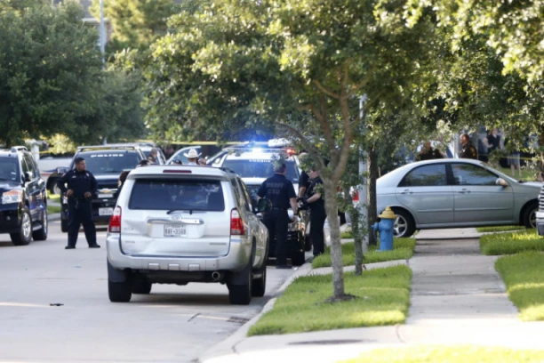 HOROR! Pucnjava u srednjoj školi u Americi! Ima ranjenih, među njima i policajac