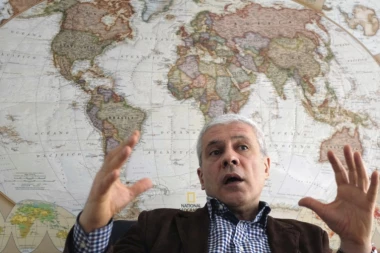 TADIĆ DELI PACKE ZELENOVIĆU: Zbog kršenja bojkota, ne možeš u Ujedinjenu demokratsku stranku