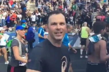(VIDEO) Siniša Mali posle maratona u Atini podigao tri prsta: Evo šta je rekao o postignutom rezultatu!
