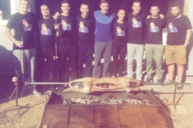 (FOTO) JUNAK JUNAČKI PROSLAVIO POBEDU!