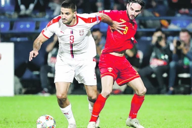 MITROVIĆ OČAJAVAO POSLE CRNE GORE: Saigrači mu nisu pružili podršku, evo šta se desilo u svlačionici!