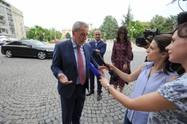 KOLEGE PROTESTOVALE PROTIV BANDIĆA: Morao ponovo da se izvinjava zbog Palme