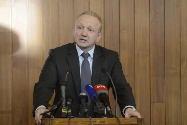 Novi mejlovi lidera opozicije: Đilas delio milione "Telekoma"