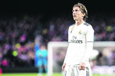 HRVAT POBESNEO NA TRENINGU: Modrić se potpuno pogubio - pogrešio pa hteo da bije klinca