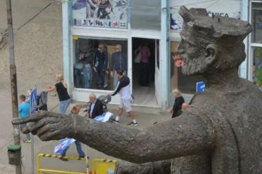 Opasno! Šta oni znaju što mi ne znamo?! Britanci upozorili svoje građane da ne putuju u Zvečan, Leposavić i severnu Mitrovicu