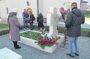 Godišnjica upokojenja patrijarha: Čekaju čudo na Pavlovom grobu